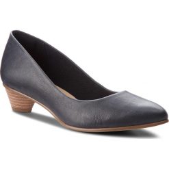 Półbuty CLARKS - Mena Bloom 261324024 Black Leather. Czarne półbuty damskie skórzane marki Clarks, na obcasie. W wyprzedaży za 259,00 zł.