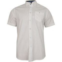 Biała Koszula Męska Bawełniana -PAKO JEANS- Casualowa, Krótki Rękaw, Weekendowa, z Kieszonką KSKCPJNS5TURF. Białe koszule męskie Pako Jeans, m, bez wzorów, z bawełny, casualowe, bez kołnierzyka, z krótkim rękawem. Za 99,00 zł.