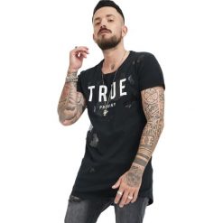 T-shirt w kolorze czarnym. Czarne t-shirty męskie True Prodigy, s, z nadrukiem, z bawełny, z okrągłym kołnierzem. W wyprzedaży za 49,95 zł.
