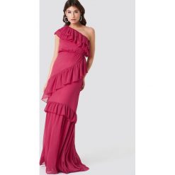 Trendyol Sukienka maxi na jedno ramię - Pink. Szare długie sukienki marki Trendyol, na co dzień, z elastanu, casualowe, dopasowane. W wyprzedaży za 141,98 zł.