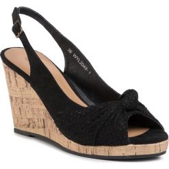Sandały CLARA BARSON - WYL2049-1 Black. Czarne klapki damskie Clara Barson, bez wzorów, ze skóry ekologicznej, bez obcasa, na obcasie. Za 99,99 zł.