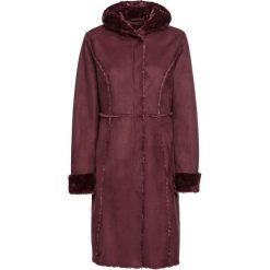 Płaszcz ze sztucznego futerka owczego bonprix czerwony klonowy. Czerwone płaszcze damskie bonprix, bez wzorów. Za 129,99 zł.