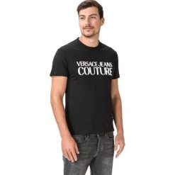 Versace Jeans Couture Koszulka Czarny. Czarne podkoszulki męskie Versace Jeans Couture, l, z nadrukiem, z bawełny, bez kołnierzyka. Za 447,95 zł.