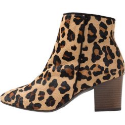 CTWLK DELTA Ankle boot natural. Pomarańczowe botki damskie marki CTWLK, ze skóry ekologicznej, bez obcasa, bez zapięcia. Za 589,00 zł.
