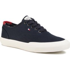 Tenisówki TOMMY HILFIGER - Core Oxford Twill Sneaker FM0FM02670 Desert Sky DW5. Niebieskie półbuty męskie TOMMY HILFIGER, na co dzień, bez wzorów, z tworzywa sztucznego, klasyczne, bez zapięcia. Za 359,00 zł.