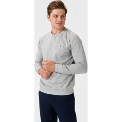 Tommy Hilfiger Bluza Szary. Szare bluzy męskie TOMMY HILFIGER, s, bez wzorów, z bawełny, bez kołnierzyka, bez rękawów, bez kaptura. Za 280,95 zł.
