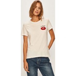 Vero Moda - T-shirt. Czarne bluzki damskie Vero Moda, s, z nadrukiem, z bawełny, casualowe, z okrągłym kołnierzem. W wyprzedaży za 49,90 zł.