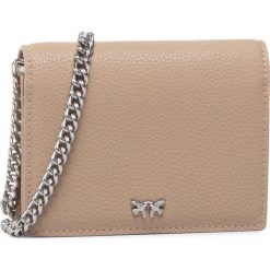 Torebka PINKO - Jolie Simply 1 Cedit Card C. PE20 PLTT 1921LS Beige C60. Brązowe torebki klasyczne damskie Pinko, bez wzorów, ze skóry, eleganckie, bez dodatków. W wyprzedaży za 379,00 zł.