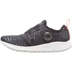 New Balance FUEL SONIC V2 Obuwie do biegania startowe black. Czarne buty do biegania damskie New Balance, z materiału. Za 549,00 zł.