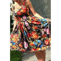 Sukienka KVIATIA BLACK. Czarne sukienki damskie IVET, xl, bez wzorów, bez kołnierzyka, z krótkim rękawem, krótkie, mini, rozkloszowane. W wyprzedaży za 79,00 zł.