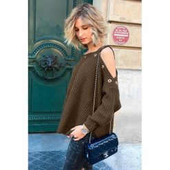 Damski sweter EMA. Zielone bluzy damskie IVET, bez wzorów, z dzianiny, eleganckie, bez rękawów, bez kaptura. W wyprzedaży za 89,00 zł.