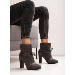 Ciemnoszare Botki Time To Pretend. Szare botki damskie Renee, bez obcasa, na obcasie, bez zapięcia. Za 79,99 zł.