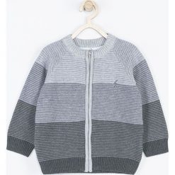 Coccodrillo - Sweter dziecięcy 68-86 cm. Szare swetry chłopięce COCCODRILLO, bez wzorów, z dzianiny, z okrągłym kołnierzem. Za 69,90 zł.