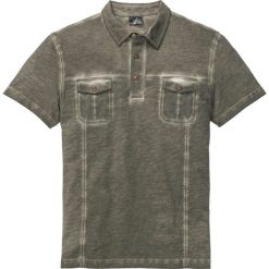 Shirt polo z efektem wytarcia, krótki rękaw bonprix ciemnooliwkowy. Zielone koszulki męskie bonprix, s, bez wzorów, z krótkim rękawem. Za 74,99 zł.