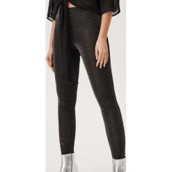 Błyszczące legginsy - Srebrny. Szare legginsy damskie Sinsay, s, bez wzorów. Za 29,99 zł.