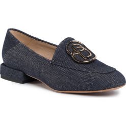 Półbuty BALDOWSKI - W00400-8321-037 Summer Jeans. Niebieskie półbuty damskie Baldowski, na co dzień, z aplikacjami, z jeansu, bez obcasa, na płaskiej podeszwie, bez zapięcia. W wyprzedaży za 359,00 zł.
