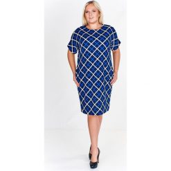 Sukienka tuba z krótkimi rękawami granatowy. Niebieskie sukienki damskie N/A, plus size, bez wzorów, z elastanu, bez kołnierzyka, plus size, z krótkim rękawem, krótkie, mini. Za 164,12 zł.
