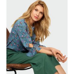 Elegancka bluzka. Bluzki damskie Greenpoint, bez wzorów, z wiskozy, eleganckie, bez kołnierzyka, bez rękawów. Za 34,99 zł.