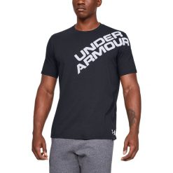 Under Armour Koszulka Czarny. Czarne podkoszulki męskie Under Armour, s, z nadrukiem, z bawełny, z krótkim rękawem. Za 119,95 zł.