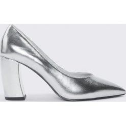 Czółenka: NA-KD Shoes Czółenka na zaookrąglonym obcasie – Silver