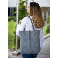 Duża Torebka - Totalnie Minimalistyczna -Wysoka. Szare torebki klasyczne damskie Pakamera, duże. Za 79,00 zł.