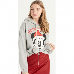 Świąteczna bluza Mickey Mouse - Jasny szar. Szare bluzy damskie marki Sinsay, l, z motywem z bajki. Za 69,99 zł.