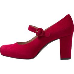 Unisa Czółenka na platformie garnet. Czerwone buty ślubne damskie Unisa, z materiału, na platformie. Za 459,00 zł.