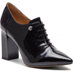 Półbuty CAPRICE - 9-23301-21 Black Patent 018. Czarne półbuty damskie lakierowane Caprice, z lakierowanej skóry, eleganckie, na obcasie. W wyprzedaży za 189,00 zł.