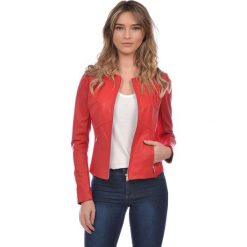 Skórzana kurtka w kolorze czerwonym. Czerwone kurtki damskie Kurtki skórzane, l, bez wzorów, klasyczne. W wyprzedaży za 549,95 zł.