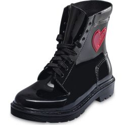 Botki Love Moschino. Czerwone botki damskie Love Moschino, z tkaniny, bez obcasa, bez zapięcia. Za 570,00 zł.