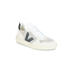 Buty Veja V-10. Białe trampki i tenisówki damskie Veja, bez wzorów, bez zapięcia. Za 539,00 zł.