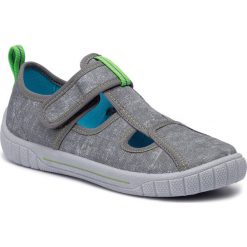 Kapcie SUPERFIT - 5-00272-20 S Grau. Szare sandały chłopięce Superfit, z tworzywa sztucznego, bez zapięcia. Za 149,00 zł.