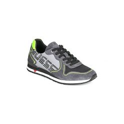 Buty Guess NEW GLORYM. Szare trampki męskie Guess, z aplikacjami, bez zapięcia. Za 339,20 zł.