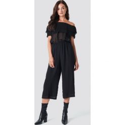 Rut&Circle Kombinezon z falbaną - Black. Czarne kombinezony damskie Rut&Circle, bez ramiączek. Za 202,95 zł.