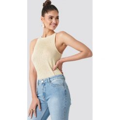 MANGO Aki Top - Beige. Brązowe topy damskie Mango, bez wzorów, z dzianiny, z okrągłym kołnierzem. Za 80,95 zł.