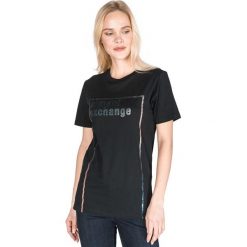 Armani Exchange Koszulka Czarny. Czarne koszulki damskie Armani Exchange, l, z nadrukiem, z bawełny, bez kołnierzyka, z krótkim rękawem. Za 292,95 zł.
