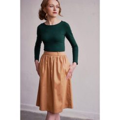 Spódnica Helle - camel 32 beż. Brązowe spódniczki damskie marki Marie Zélie, s, w paski, z elastanu, midi, rozkloszowane. W wyprzedaży za 94,80 zł.