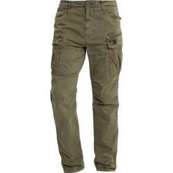 Bojówki męskie: Superdry CORE LITE PARACHUTE PANT Bojówki khaki