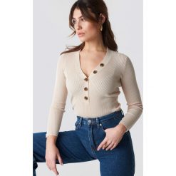 NA-KD Trend Sweter z guzikami - Beige,Nude. Brązowe bez kategorii marki NA-KD Trend. Za 141,95 zł.