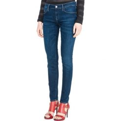 Guess Marilyn Dżinsy Niebieski. Niebieskie jeansy damskie Guess, z aplikacjami, z elastanu. Za 447,95 zł.
