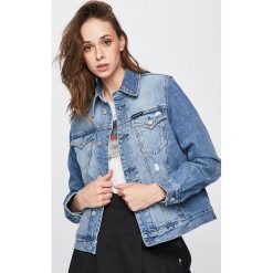 Calvin Klein Jeans - Kurtka jeansowa. Niebieskie kurtki damskie jeansowe Calvin Klein Jeans, s, bez wzorów, krótkie, bez kaptura. W wyprzedaży za 499,90 zł.