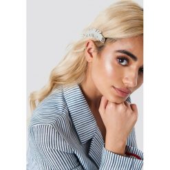 NA-KD Accessories Duża spinka do włosów liść - Silver. Szare ozdoby do włosów marki NA-KD Accessories. Za 60,95 zł.