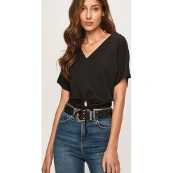 Answear - T-shirt. Czarne bluzki damskie ANSWEAR, s, bez wzorów, z bawełny, bez kołnierzyka. Za 39,90 zł.