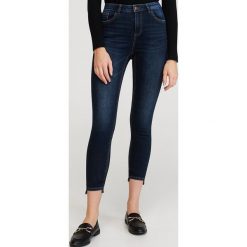 Jeansy push up - Granatowy. Niebieskie jeansy damskie Reserved. Za 79,99 zł.