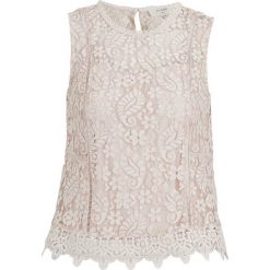 Cream Koronkowa bluzka bez rękawów Madalene jasnobeżowy female beżowy 40. Brązowe bluzki damskie Cream, s, w koronkowe wzory, z koronki, eleganckie, bez kołnierzyka, bez rękawów. Za 329,00 zł.