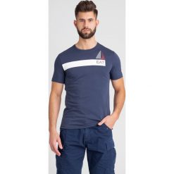 T-SHIRT EA7 Emporio Armani. Niebieskie t-shirty męskie EA7 Emporio Armani, s, z nadrukiem, z bawełny, z okrągłym kołnierzem. Za 223,30 zł.