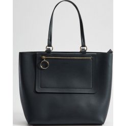 Torebka shopper z kosmetyczką - Czarny. Czarne kosmetyczki damskie Mohito, bez wzorów, bez dodatków. Za 119,99 zł.