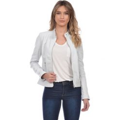 Skórzana kurtka w kolorze białym. Białe kurtki damskie Kurtki skórzane, l, bez wzorów, klasyczne. W wyprzedaży za 699,95 zł.