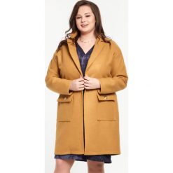 Elegancki pudełkowy musztardowy płaszcz Greta duże rozmiary XXL OVERSIZE. Żółte płaszcze damskie Moda Size Plus Iwanek, na wiosnę, s, bez wzorów, z wełny, eleganckie. Za 189,00 zł.