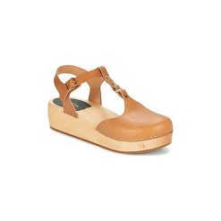 Chodaki Swedish hasbeens RING-SANDAL. Pomarańczowe klapki damskie Swedish hasbeens, bez wzorów, bez obcasa. W wyprzedaży za 631,20 zł.